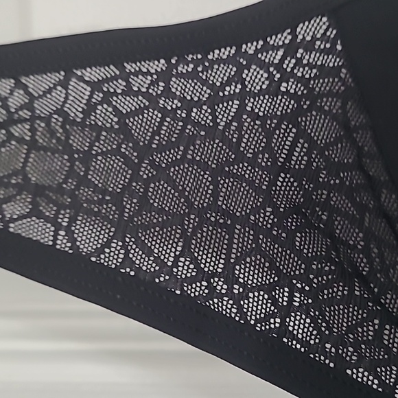 Lululemon Black Lace Women's Bralette - Picture 5 of 5